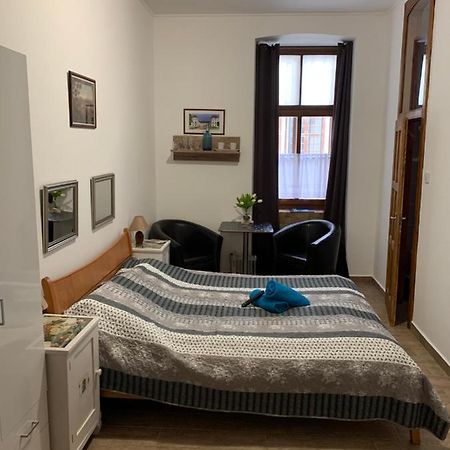 Anna Apartman Papa Ngoại thất bức ảnh